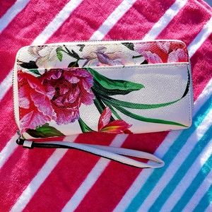 Dana Buchman Wallett